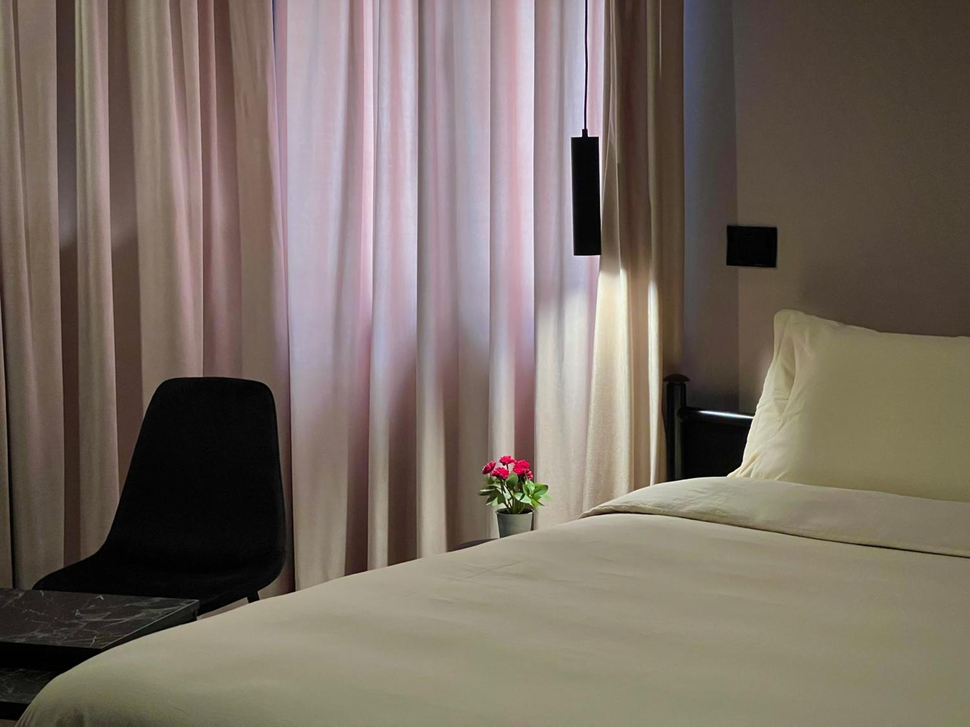 Rex Hotel Boutique Tiranë Ngoại thất bức ảnh