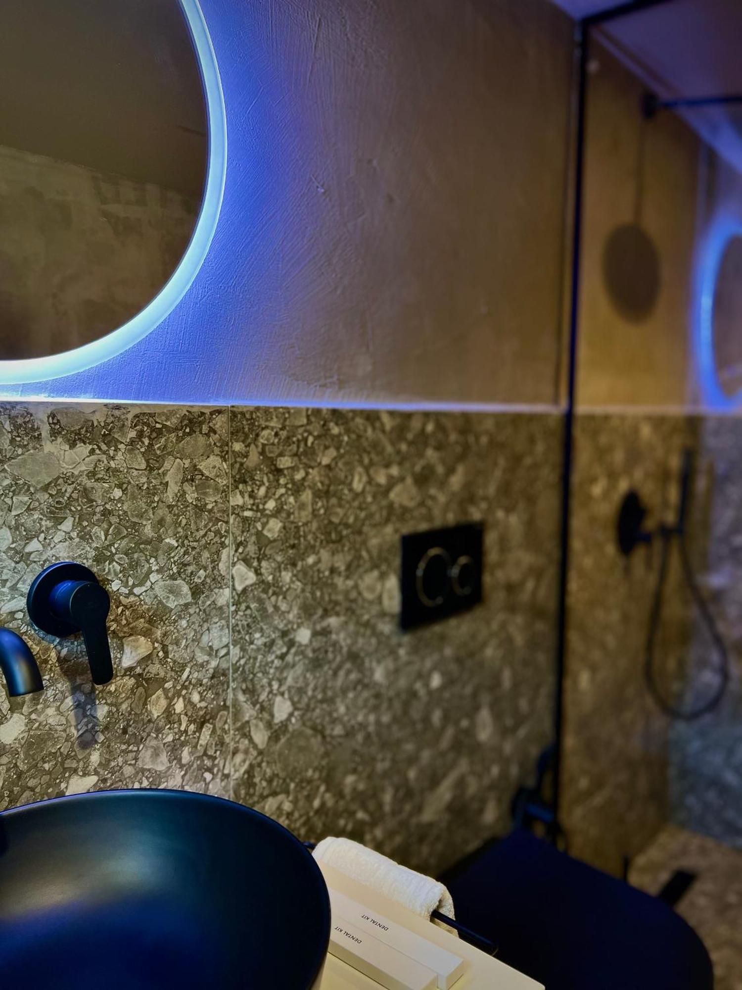 Rex Hotel Boutique Tiranë Ngoại thất bức ảnh
