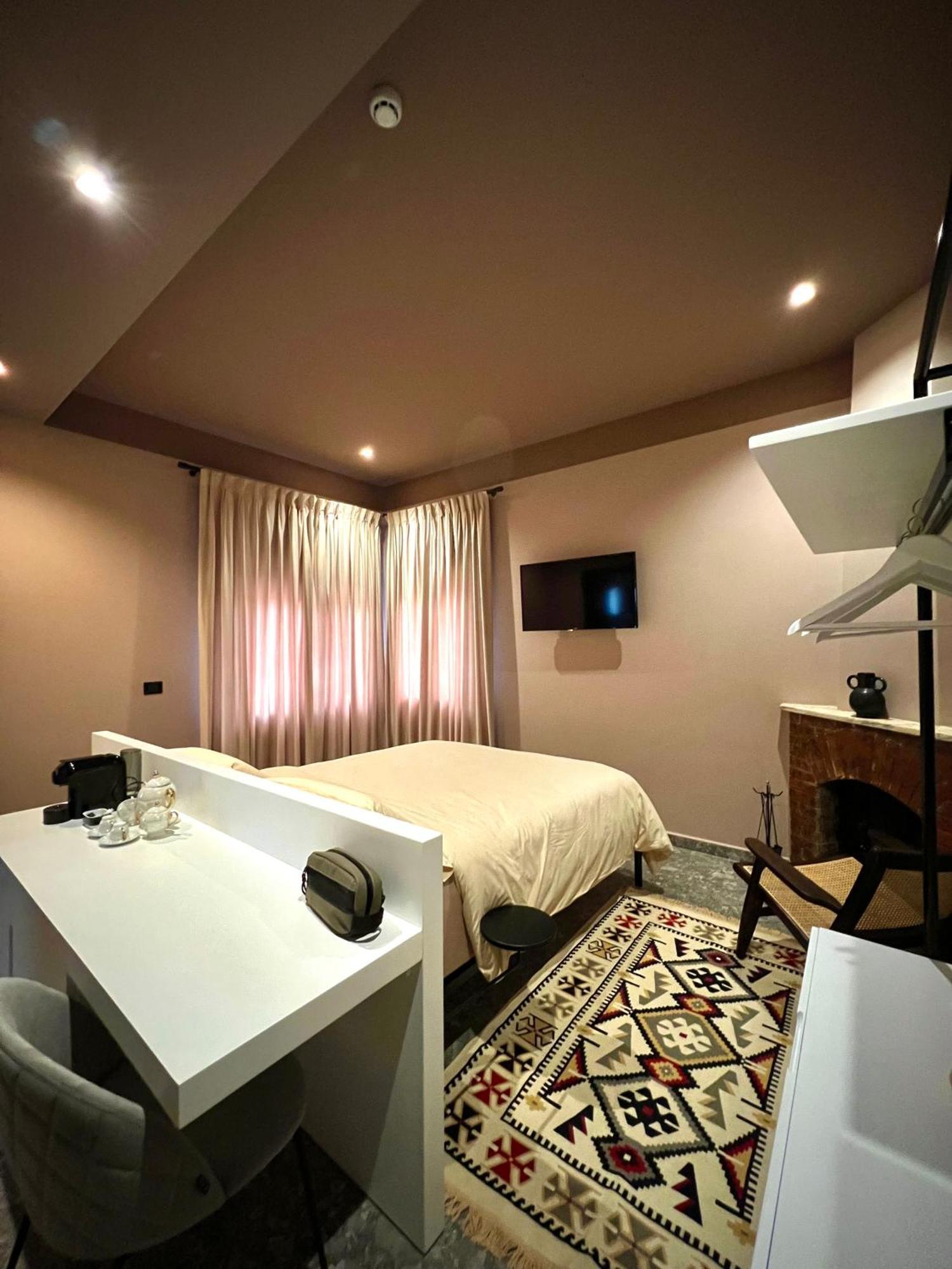 Rex Hotel Boutique Tiranë Ngoại thất bức ảnh