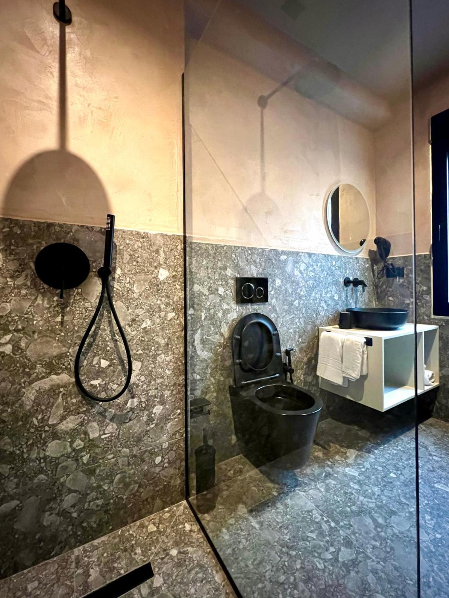 Rex Hotel Boutique Tiranë Ngoại thất bức ảnh
