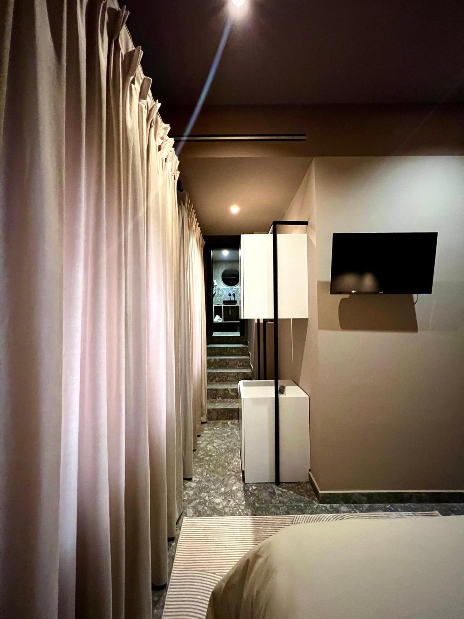 Rex Hotel Boutique Tiranë Ngoại thất bức ảnh
